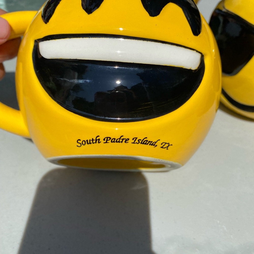 SMILEY MUGS 3pc set 😃 Vintage Large Smiley Face Tongue Mugs Collectible - Picture 11 of 12